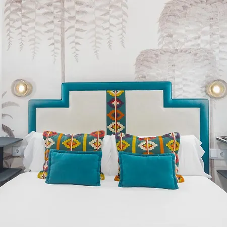 Otel De Venerables *